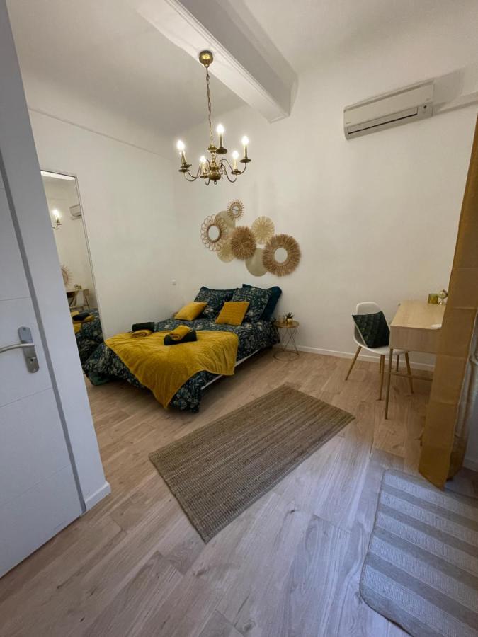Le Casimir - Superbe T3 En Plein Centre Ville Renove Avec Gout - Wifi Béziers Exteriér fotografie