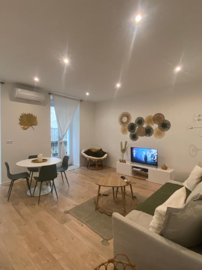 Le Casimir - Superbe T3 En Plein Centre Ville Renove Avec Gout - Wifi Béziers Exteriér fotografie